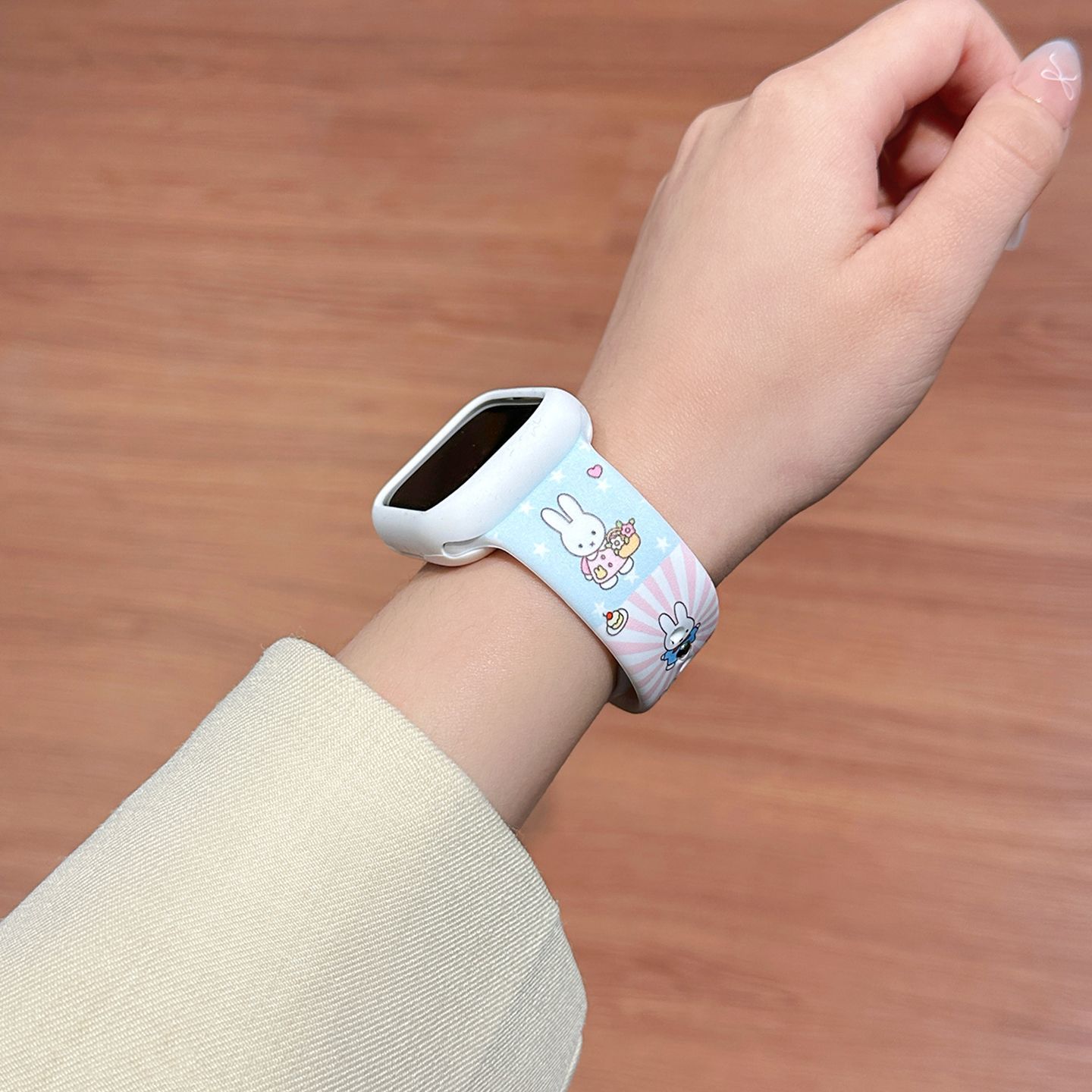 ドーパミンカラー ミッフィー シリコン時計バンド かわいい  - Apple Smartwatch Accessories のレビューと価格
